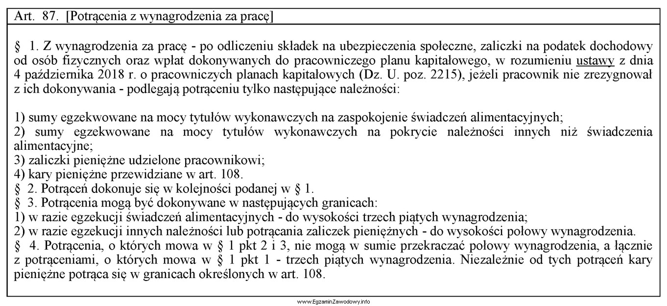 Pracownik jest zatrudniony na umowę o pracę w pełnym 