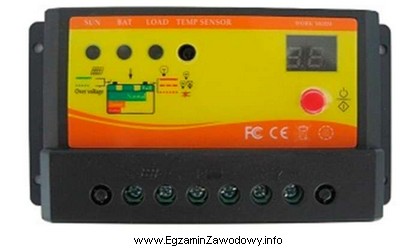 Przedstawiony na rysunku regulator ładowania podłącza się 