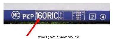 Wskazana na rysunku strzałką liczba w oznaczeniu wagonu pasaż